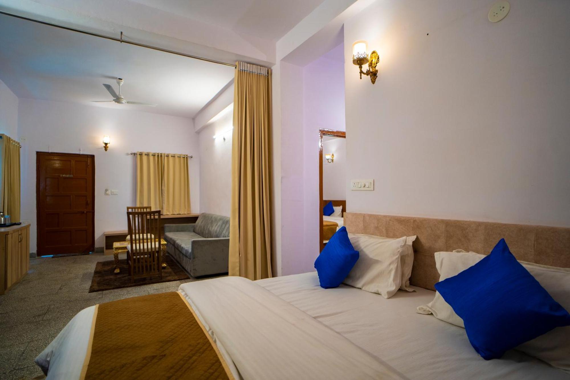 Devdarshan Hotel & Restaurant Udaipur Exterior photo
