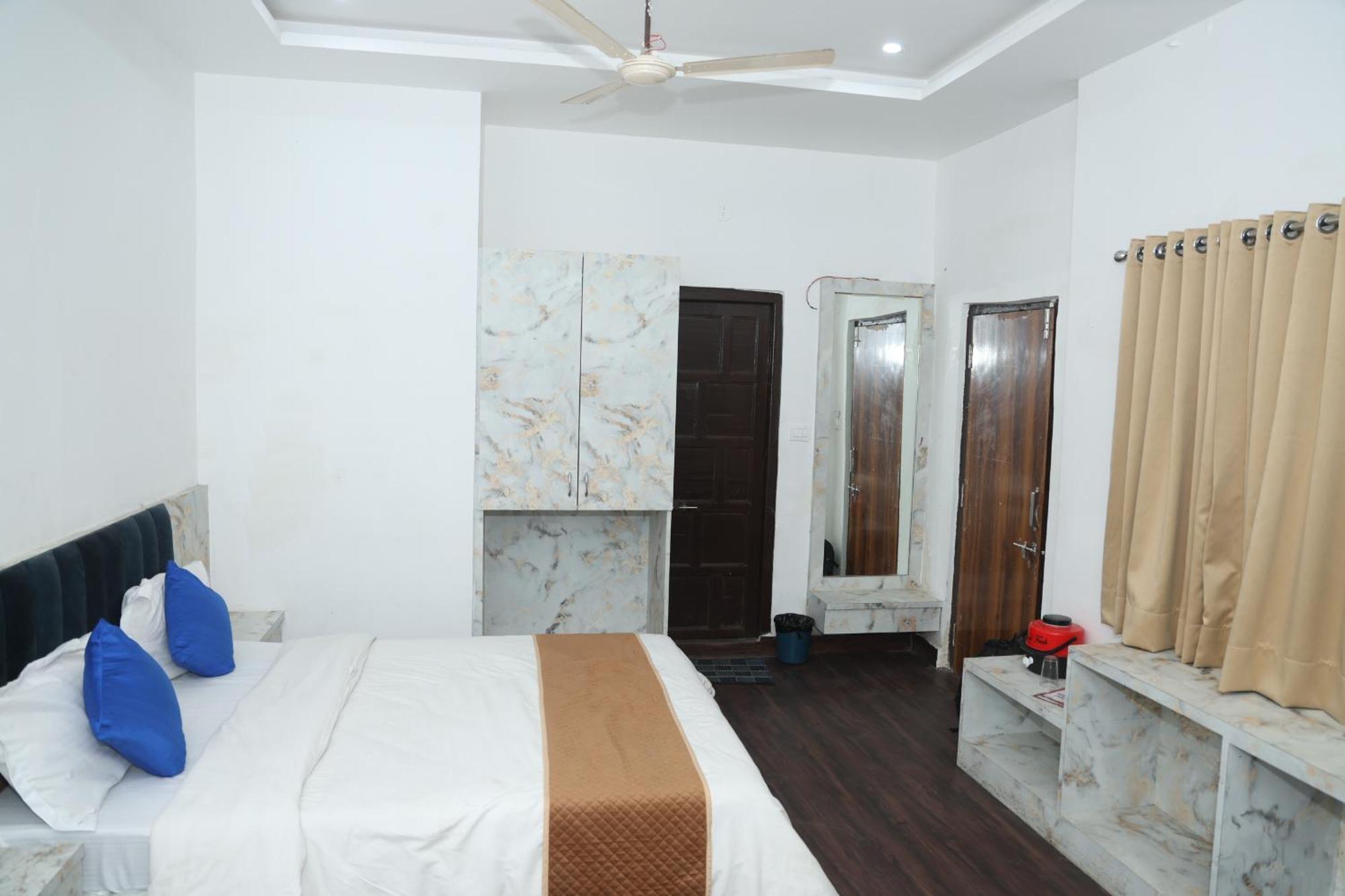 Devdarshan Hotel & Restaurant Udaipur Exterior photo