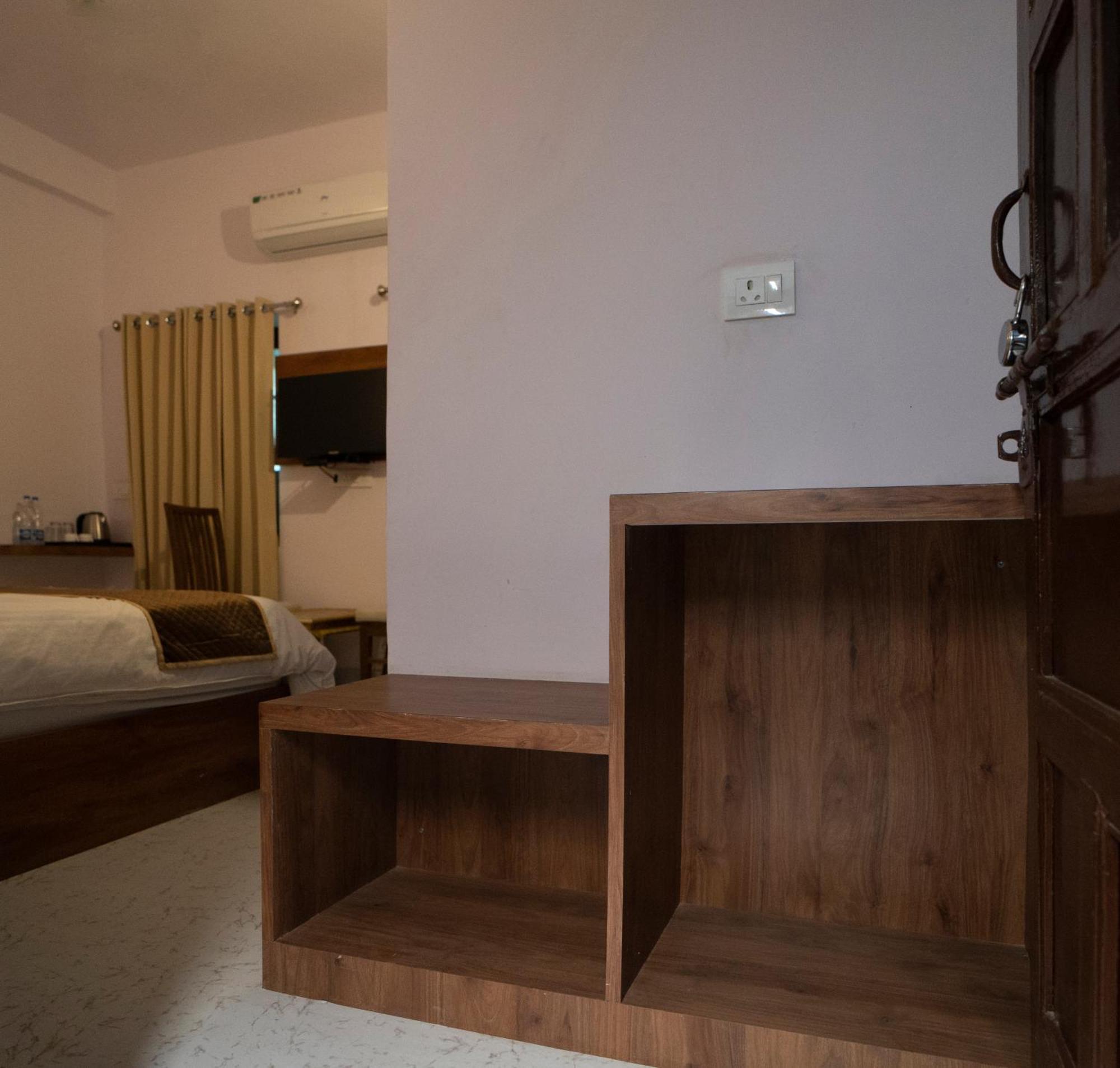 Devdarshan Hotel & Restaurant Udaipur Exterior photo